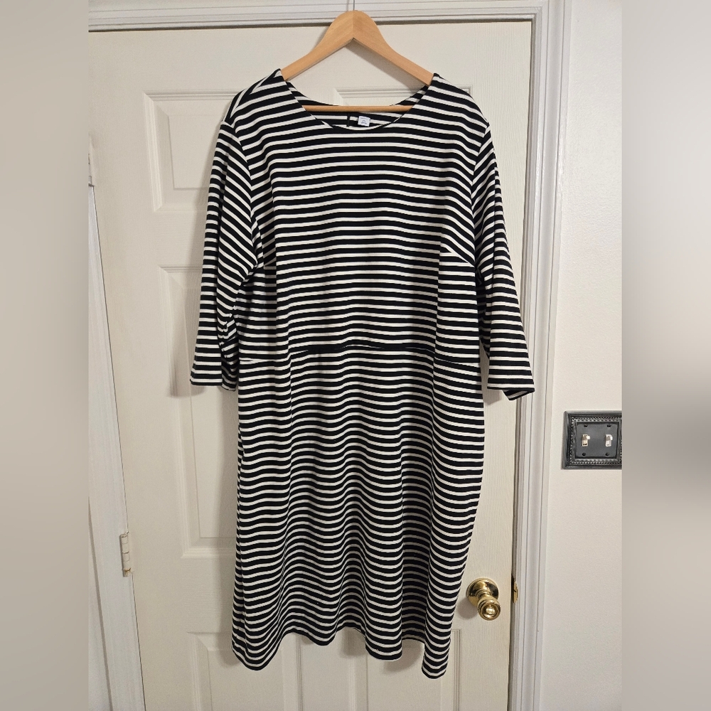Old Navy Women's Black and White Striped Dress Size 4X PLUS